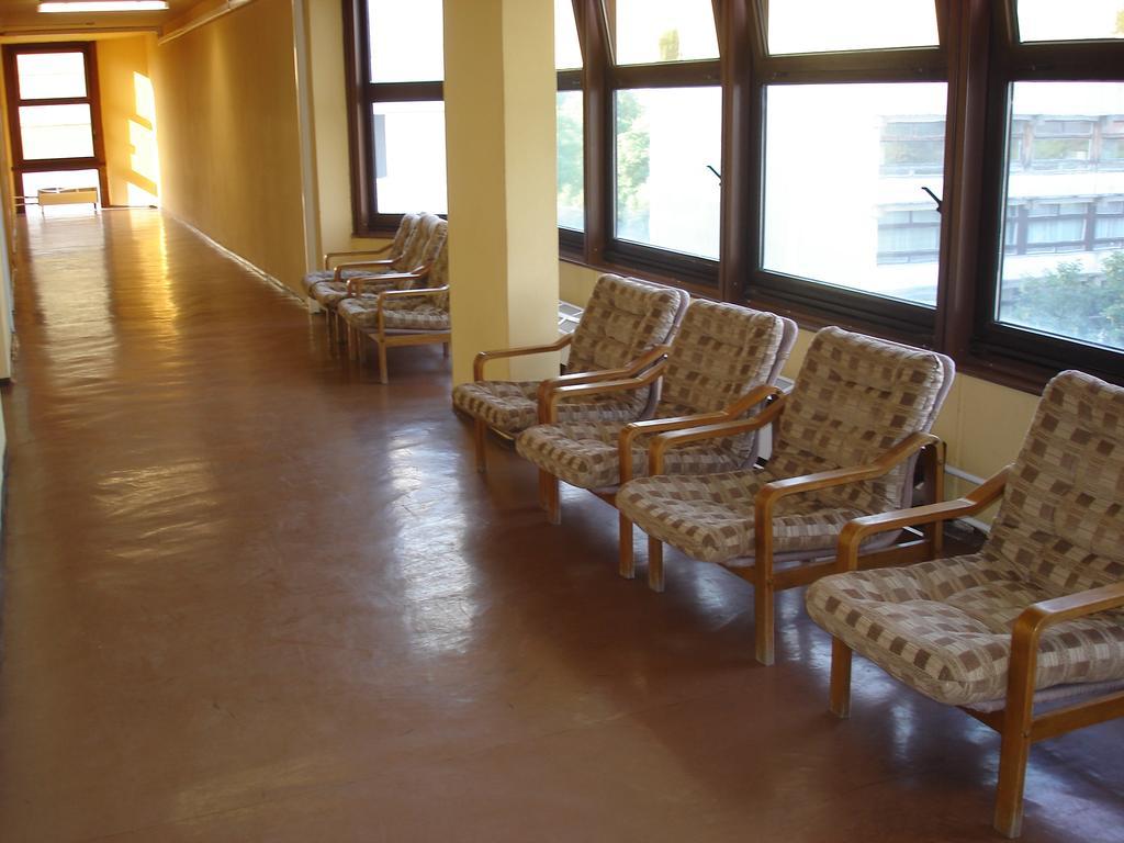 Eszterhazy Karoly Egyetem Hotel Eger Zewnętrze zdjęcie