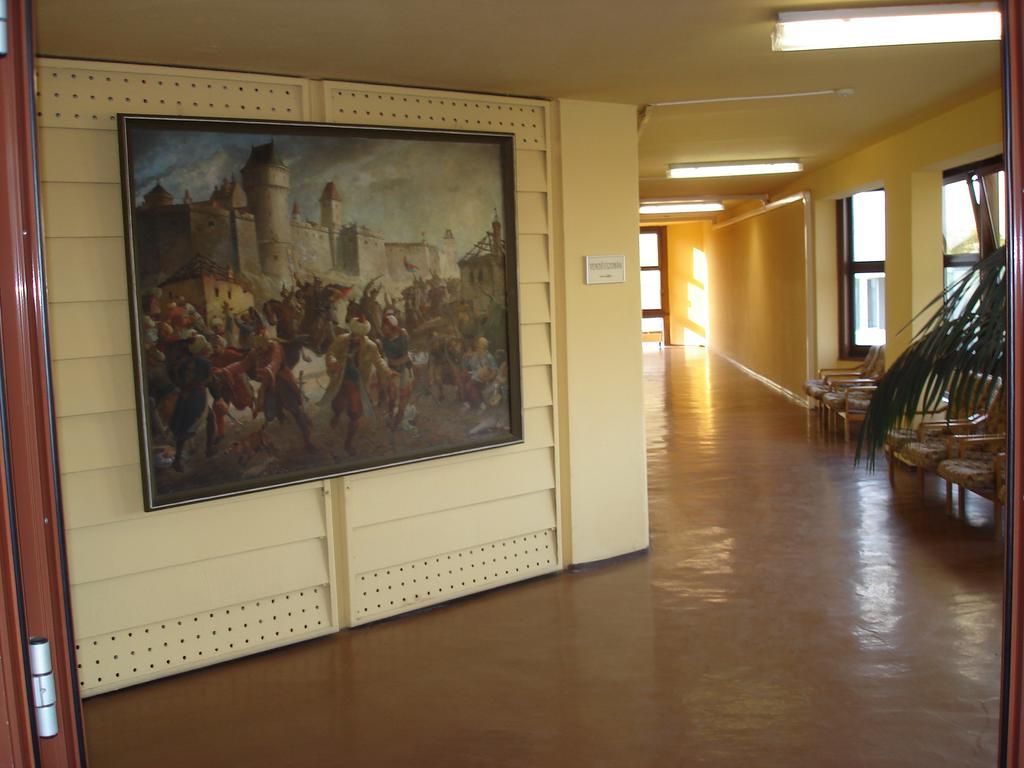 Eszterhazy Karoly Egyetem Hotel Eger Zewnętrze zdjęcie